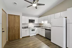 3650 Gershwin Ln N, Oakdale, MN 55128 - Photo 3