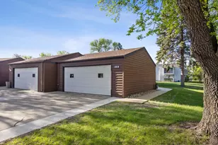 2318 15th St S, Fargo,  58103 - Photo 31