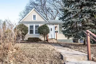 315 Annapolis St W, Saint Paul, MN 55118 - Photo 3