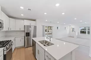 5233 Long Pointe Pass, Woodbury, MN 55129 - Photo 5