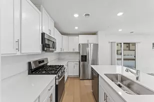 5233 Long Pointe Pass, Woodbury, MN 55129 - Photo 3