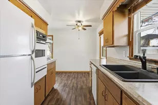 4500 Woodbine Ln N, Brooklyn Center, MN 55429 - Photo 13