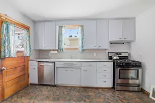 1009 Sherburne Ave, Saint Paul, MN 55104 - Photo 11