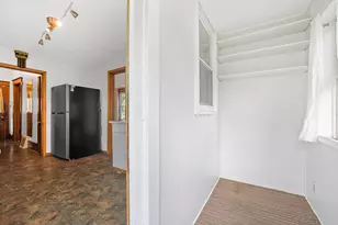 1009 Sherburne Ave, Saint Paul, MN 55104 - Photo 15