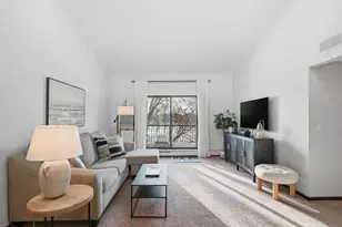 2670 Oxford St N, Roseville, MN 55113 - Photo 3