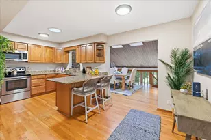 16101 Hilltop Rd, Eden Prairie, MN 55347 - Photo 11