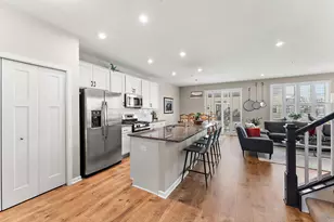 7025 Huckleberry Dr, Excelsior, MN 55331 - Photo 11