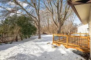 3835 Harbor Ln N, Plymouth, MN 55446 - Photo 31