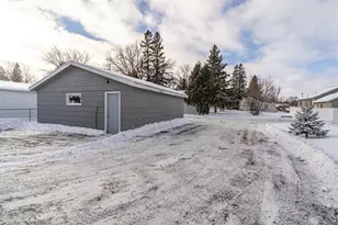 1221 Knight Ave N, Thief River Falls, MN 56701 - Photo 21