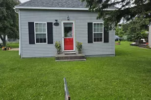 1221 Knight Ave N, Thief River Falls, MN 56701 - Photo 1