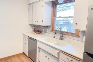 1626 Pine St, Hastings, MN 55033 - Photo 9