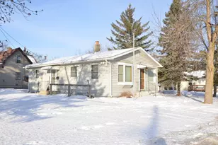 107 Grove Ave N, Park Rapids, MN 56470 - Photo 5