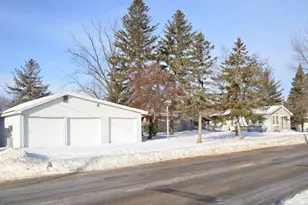 107 Grove Ave N, Park Rapids, MN 56470 - Photo 3