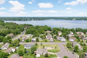 12777 Westwind Ct, Lindstrom, MN 55045 - Photo 3