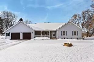 1502 Armstrong Cir NW, Alexandria, MN 56308 - Photo 3