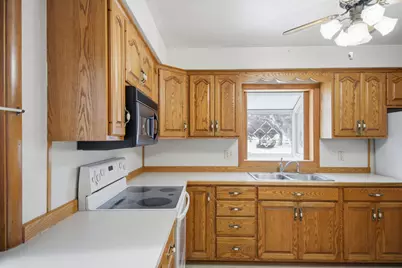 2000 E Oakland Avenue, Austin, MN 55912 - Photo 7