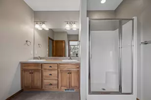 922 Ramsey St, Hastings, MN 55033 - Photo 39