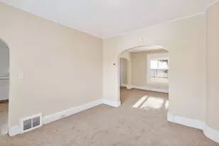 813 Jessamine Ave E, Saint Paul, MN 55106 - Photo 9