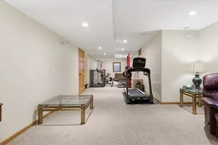 8925 Belvedere Dr, Eden Prairie, MN 55347 - Photo 27