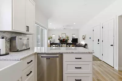 8925 Belvedere Drive, Eden Prairie, MN 55347 - Photo 13