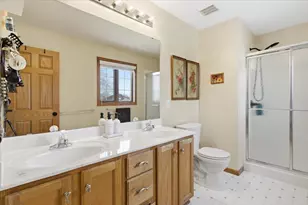 8925 Belvedere Dr, Eden Prairie, MN 55347 - Photo 15