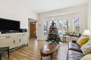 8925 Belvedere Dr, Eden Prairie, MN 55347 - Photo 5