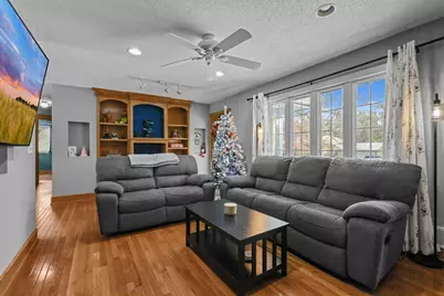 8021 Elbe Street, Circle Pines, MN 55014 - Photo 3