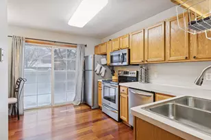 2085 Gresham Ave N, Oakdale, MN 55128 - Photo 11