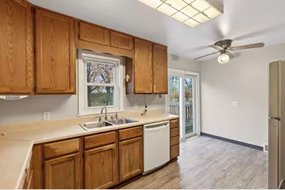 2057 Giesmann Street, Roseville, MN 55113 - Photo 11