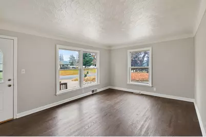 2057 Giesmann Street, Roseville, MN 55113 - Photo 5