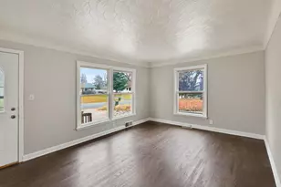 2057 Giesmann St, Roseville, MN 55113 - Photo 5