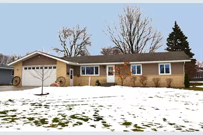 803 Hillcrest Drive, Montgomery, MN 56069 - Photo 1