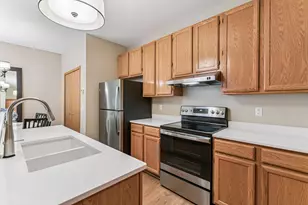 8465 Cortland Rd, Eden Prairie, MN 55344 - Photo 13