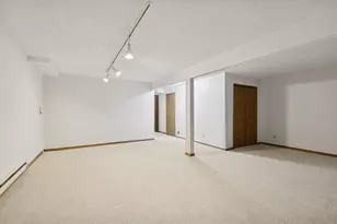 6066 Blake Ridge Rd, Edina, MN 55436 - Photo 23