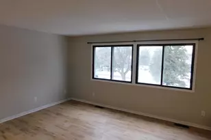 7670 13th St N, Oakdale, MN 55128 - Photo 5