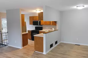 7670 13th St N, Oakdale, MN 55128 - Photo 3