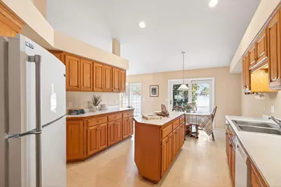 8810 Pointe Vista Drive, Victoria, MN 55386 - Photo 9