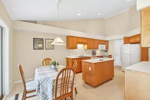 8810 Pointe Vista Dr, Victoria, MN 55386 - Photo 9