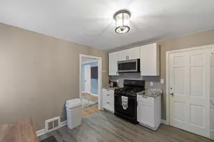 4042 Lake Rd Ave, Robbinsdale, MN 55422 - Photo 9