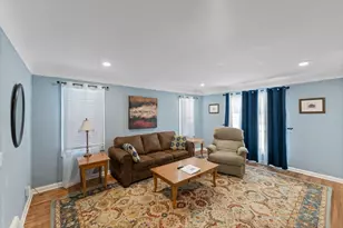 4042 Lake Rd Ave, Robbinsdale, MN 55422 - Photo 3