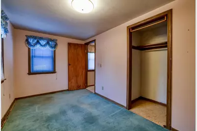 1442 Sandhurst Avenue E, Maplewood, MN 55109 - Photo 11