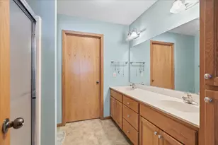 566 Williamsburg Pl, New Richmond, WI 54017 - Photo 11