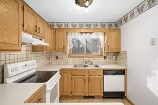 5345 Orleans Ln N, Plymouth, MN 55442 - Photo 7