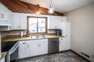 10512 Quebec Rd, Bloomington, MN 55438 - Photo 13