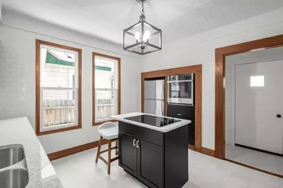 1048 Thomas Avenue, Saint Paul, MN 55104 - Photo 3