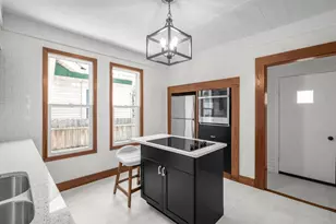 1048 Thomas Ave, Saint Paul, MN 55104 - Photo 3