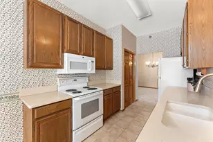 2510 Lockwood Dr, Mendota Heights, MN 55120 - Photo 13