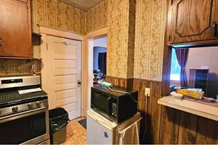 204 E 1st St, Morris, MN 56267 - Photo 7