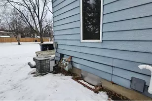 204 E 1st St, Morris, MN 56267 - Photo 5