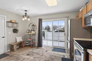 1724 Weston Ln, Shakopee, MN 55379 - Photo 7